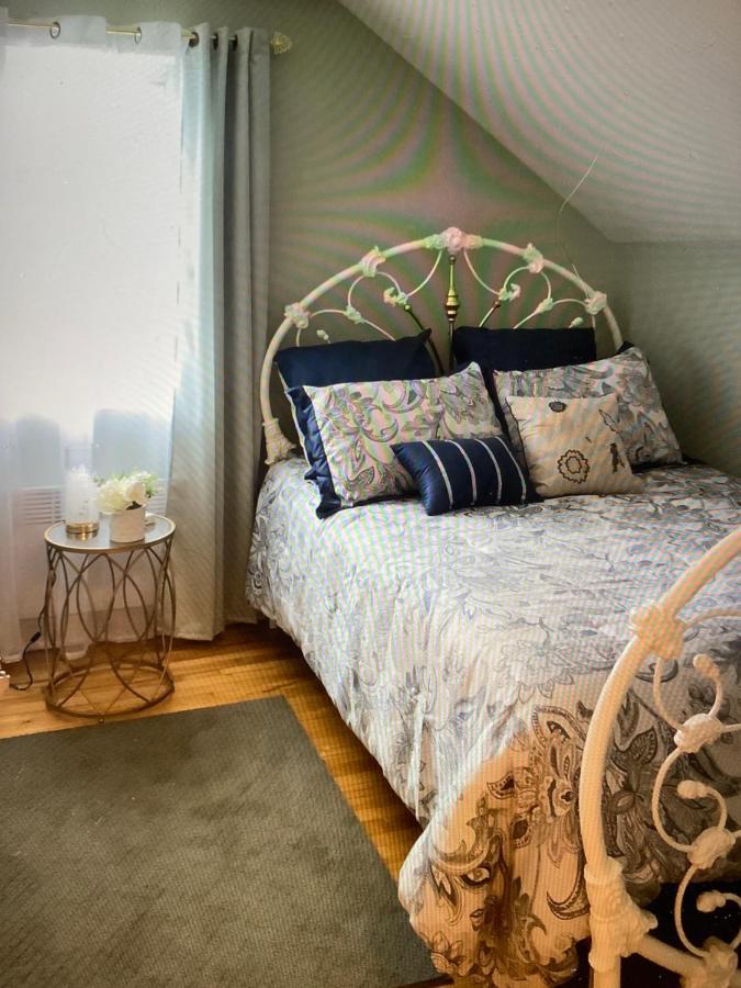 Couette Et Cafe Au Crepuscule Bed & Breakfast La Patrie Exterior photo